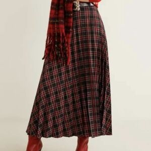 Plaid Pleated Skirt - Red and Black
